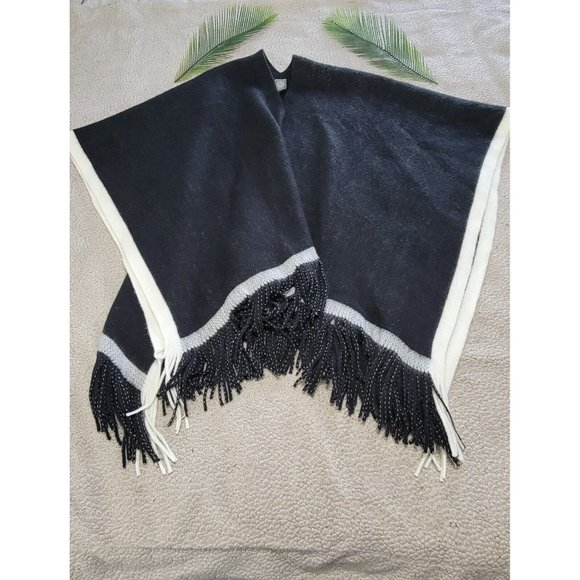 Vince Camuto One Size Women's Pop-Stripe Fringe Wrap Shawl Poncho Black O/S - Picture 5 of 11